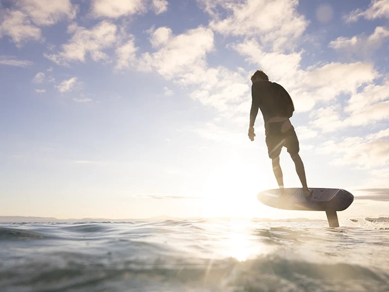 Fliteboard ULTRA L3 riding swell powered off